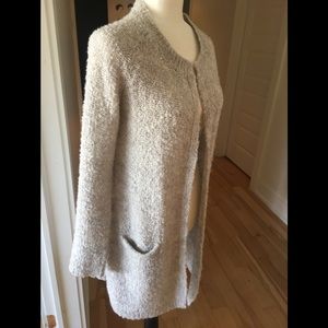 🦋CLEAR OUT🦋Knitted beige cardigan
